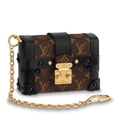 lv m62553|Louis Vuitton Essential Trunk Bag Monogram M62553.